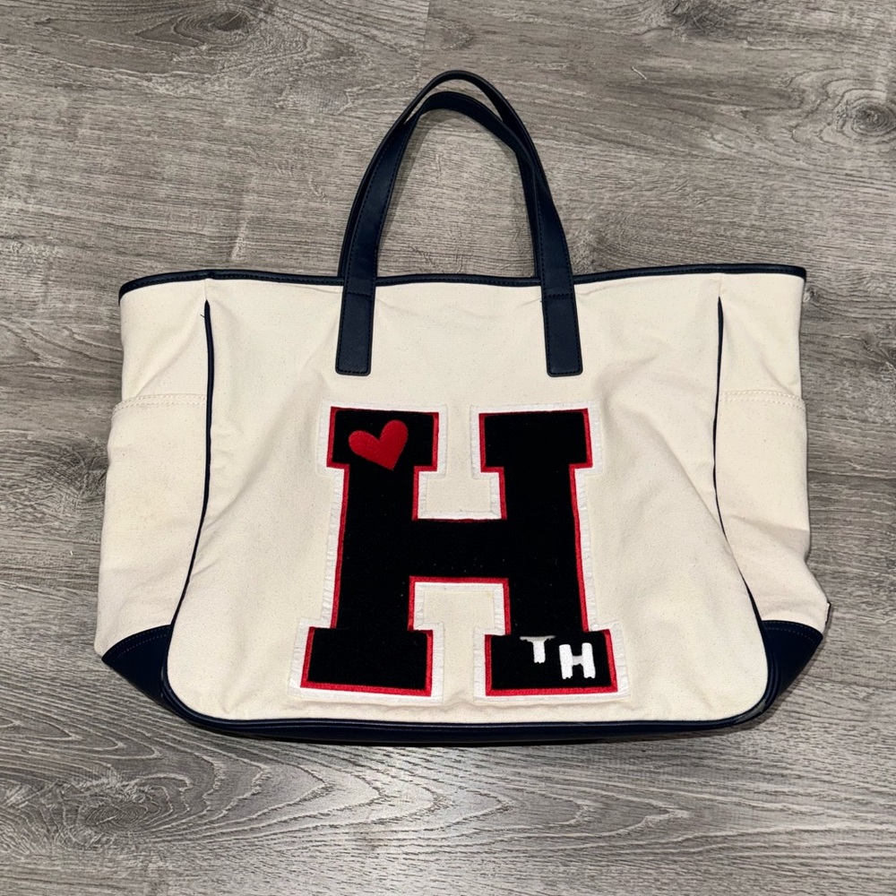 TOMMY HILFIGER H VARSITY FELT CANVAS WEEKENDER OVERSIZED TOTE BAG